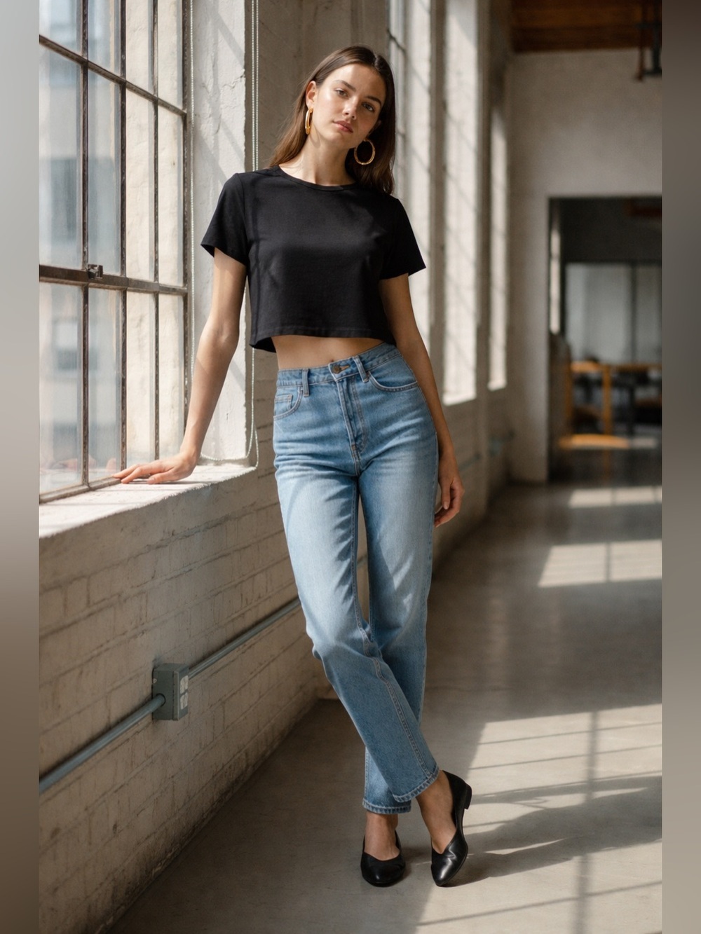 Zara Women’s Black Crewneck Short Sleeve Crop Tee size Large